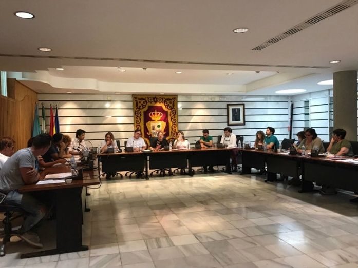 Aprobadas dos mociones relativas al estado de la playa de El Portil