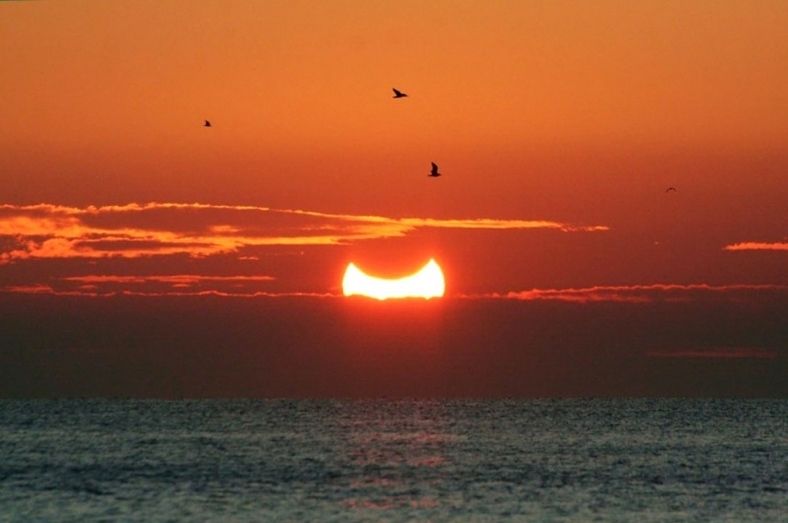 El eclipse de sol será visible en Huelva este lunes coincidiendo con la puesta de sol