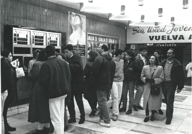 El runrún: Fórmula Netflix para llenar los cines de Huelva