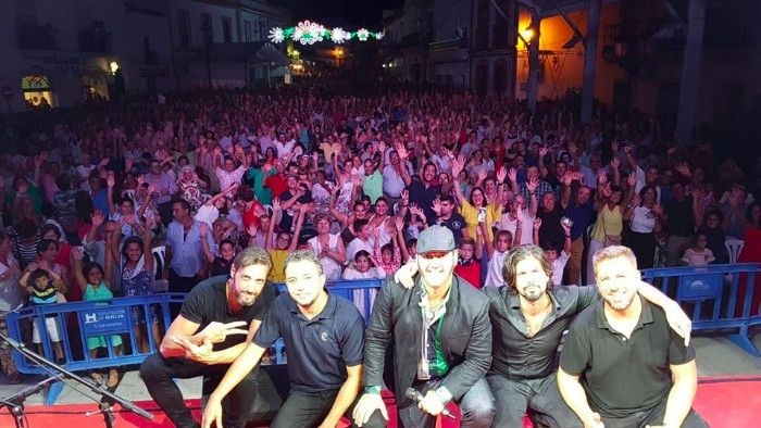 Cientos de personas disfrutan de la Feria y Fiestas Patronales de San Bartolomé