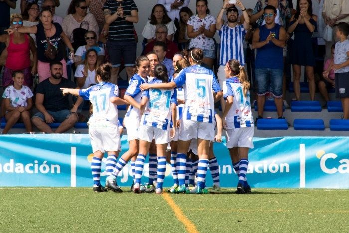 Elena Pavel da con un golazo sus primeros puntos al Sporting ante el Sevilla