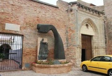 APIN considera un 'atentado' contra el patrimonio cultural de Palos la nueva ubicación del monumento al Papa