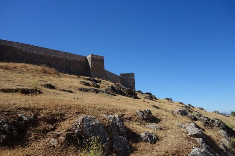 La apasionante historia de los castillos onubenses