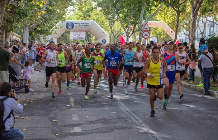 Adrián Andivia y Lidia Rodríguez, inalcanzables en una multitudinaria Vuelta a Huelva