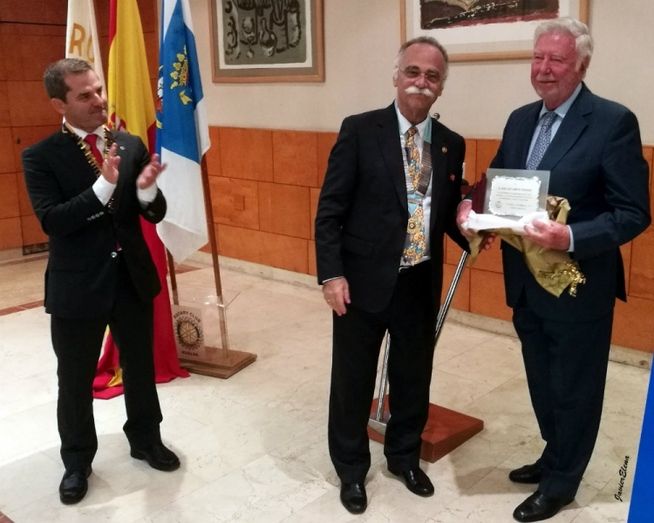 Homenaje a José Luis García Palacios del Rotary Club de Huelva