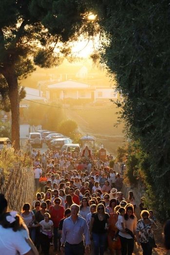 Emotivo traslado de la Virgen de Montemayor en un soleado domingo de otoño
