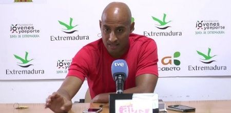 Nafti da casi por perdido a Kiu y dice que 'asusta ver los nombres de la plantilla del Recre'