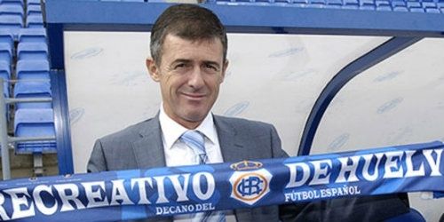 Ángel López debuta en el Recre con la misma edad que Alcaraz y en los últimos 45 años sólo le superan en juventud Polinario y Rosado