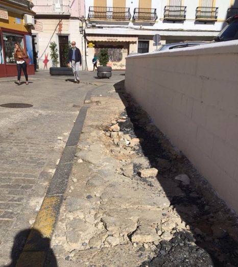 El PP exige al alcalde que adecente las zonas colindantes al antiguo Mercado del Carmen de la capital