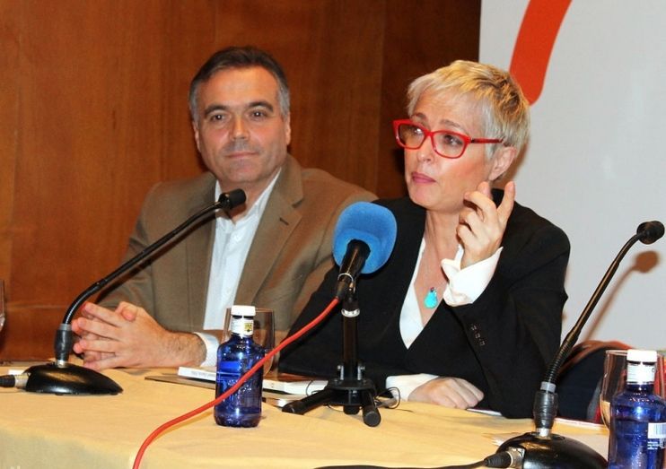 La escritora Anna Grau defiende la lectura de 'El Quijote' en su charla en La Palma