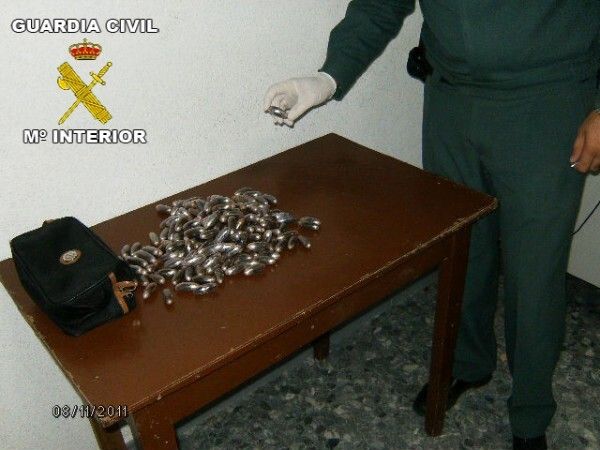 La Guardia Civil detiene a dos vecinos de Gibraleón con dos kilos de hachís