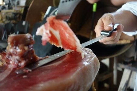 El encarecimiento de las materias primas amenaza con una subida de precios en el jamón ibérico de bellota