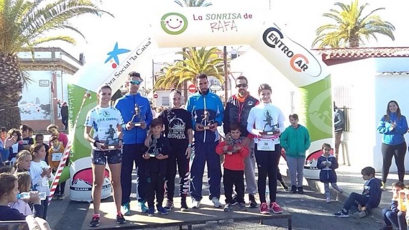 Ali El Fghir y Ana Cebedo, ganadores de una Carrera Solidaria de Corrales con homenaje a José Félix Caneda