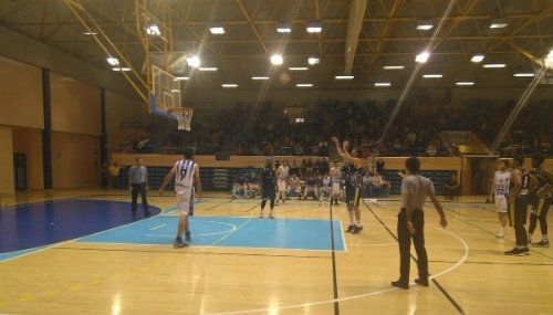 El CB San Juan no le pudo dedicar la victoria ante el líder Algeciras a Celes Vizcaíno tras el fallecimiento de su padre