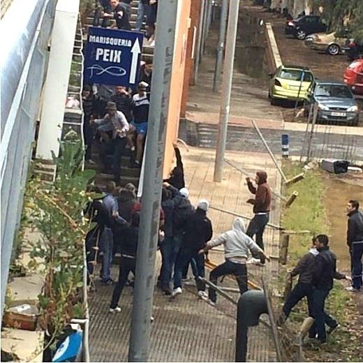 Los 28 hinchas del Recre y del Alavés se responsabilizan unos a otros de la multitudinaria pelea de 2014 en los alrededores del Colombino