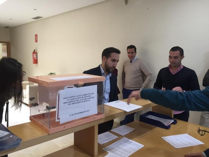 Nueva junta de gobierno en la Asociación de Jóvenes Abogados