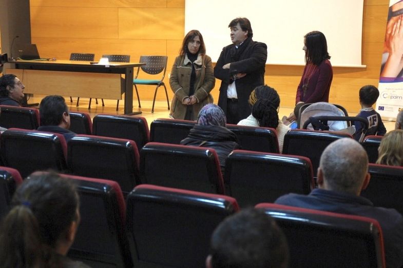Becas de inserción sociolaboral a 80 familias “para ayudarles a dar un vuelco a su situación de extrema vulnerabilidad”