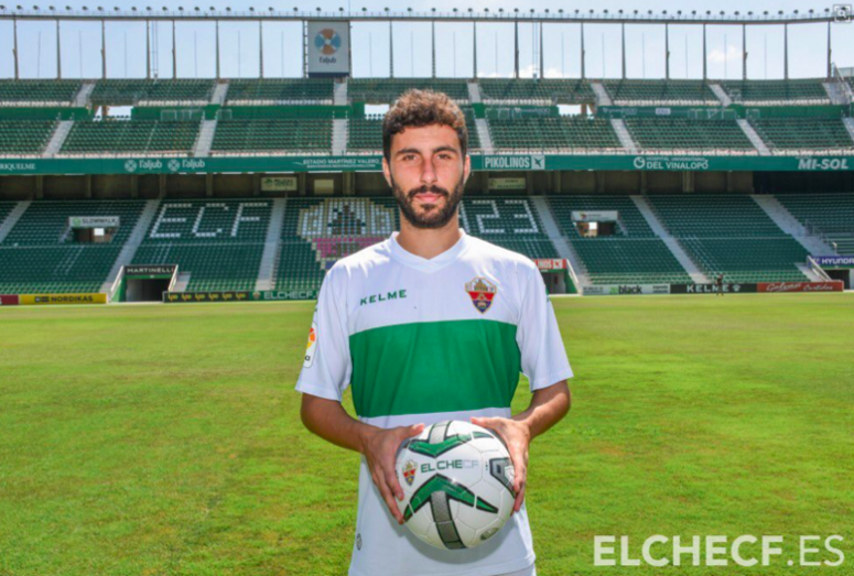 Diego Benito pide la carta de libertad al Elche
