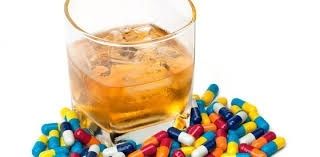 Cuidado al mezclar fármacos y alcohol. Así interaccionan