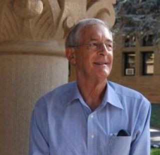 Moguer manifiesta su pesar por la muerte del profesor Michael Predmore