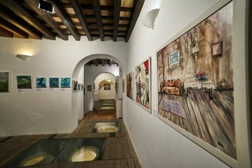 Karina Müller expone sus pinturas en Ayamonte