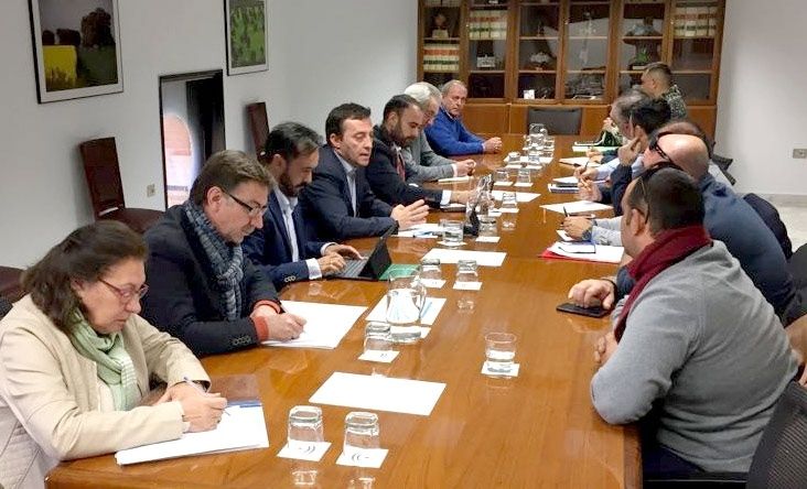 Las ayudas para la chirla: 500 euros mensuales por barco y 400 por marinero