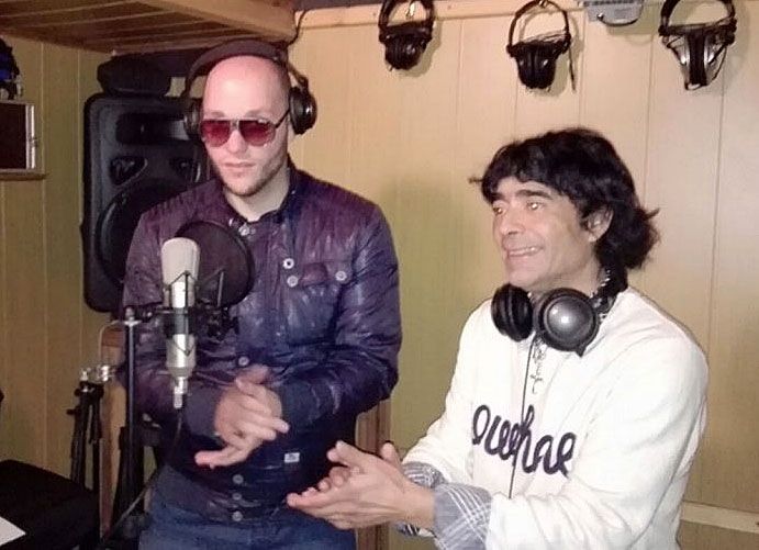 Adrián Cobos ultima su nuevo disco, ‘Tiempo al tiempo’, que saldrá en primavera
