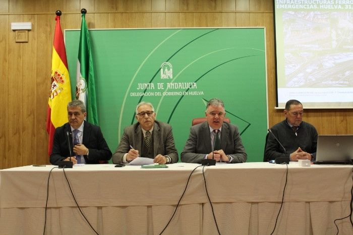 Cien personas participan en una jornada sobre intervención en infraestructuras ferroviarias en Emergencias