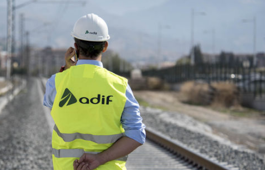 Adif licita la redacción de proyectos de mejora de la línea Sevilla-Huelva