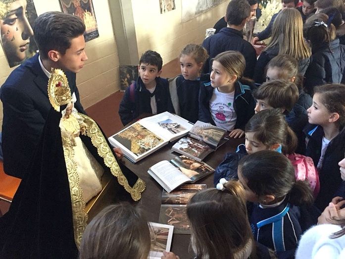 El Santo Ángel abrió un año más su escuela cofrade