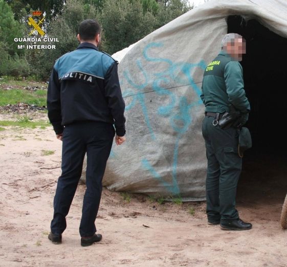 Guardia Civil y Policía rumana desarrollan una operación contra la explotación laboral en la campaña de frutos rojos