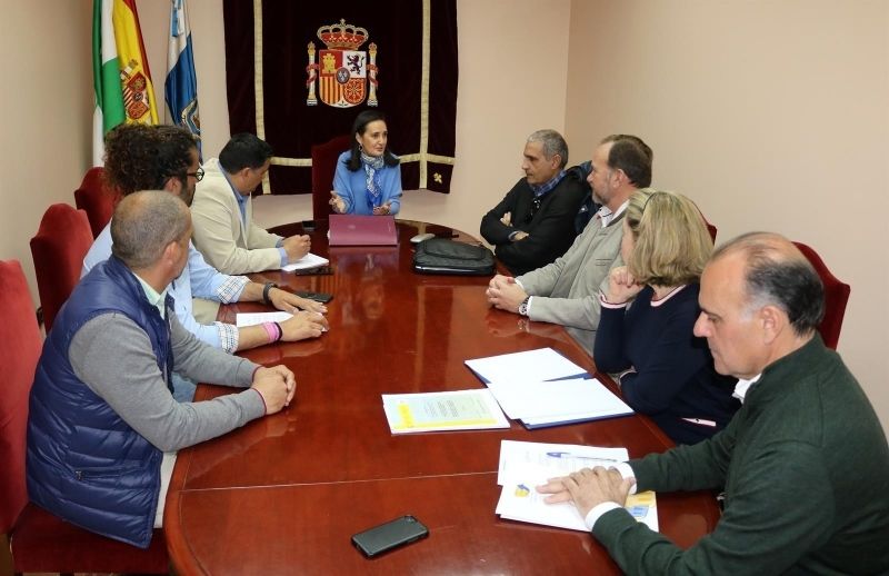 Grávalos traslada al sector de los chiringuitos que Costas evalúa ya las acciones en las playas