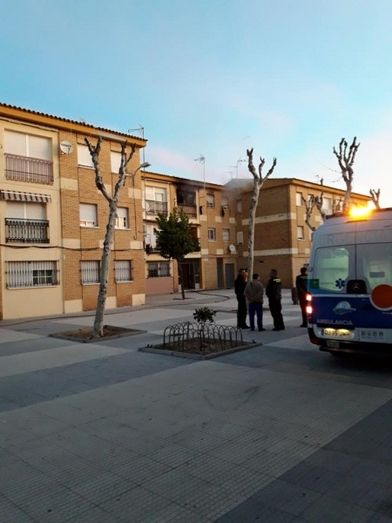 Un incendio en el salón de una vivienda de Punta Umbría le cuesta la vida a un perro