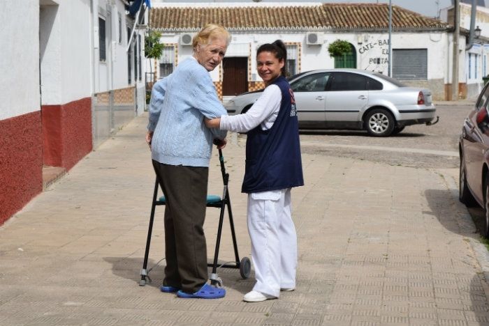 El Ayuntamiento de Hinojos municipaliza el Servicio de Atención Personal