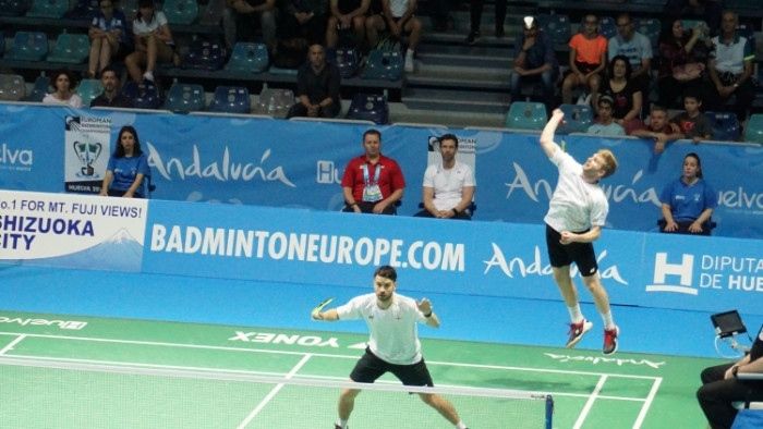 Carolina Marín, Axelsen, las Stoeva y los Adcock alcanzan las semifinales; Gilmour se queda en el camino