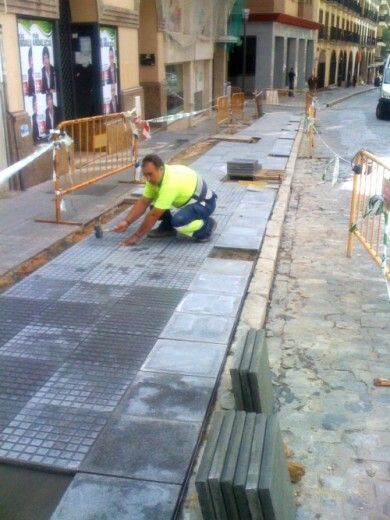 El Ayuntamiento inicia la remodelación del entorno de la Plaza de San Pedro
