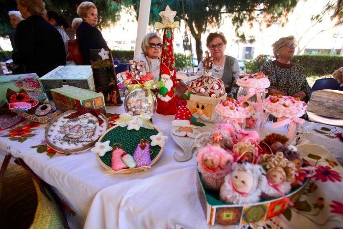 Las carpas de la Avenida de Andalucía acogen una gran exposición con los trabajos de final de curso de ‘Cultura en los Barrios’