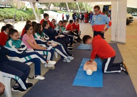 El Aula Móvil del Consorcio de Transporte Sanitario forma a 1.000 escolares de Huelva y Lucena del Puerto