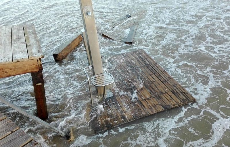 Los chiringuitos, pendientes de que las administraciones 'no fallen' con las playas para vivir una buena temporada