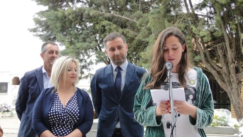 Lectura de poemas y ofrenda floral en el 60 aniversario del fallecimiento de Juan Ramón Jiménez