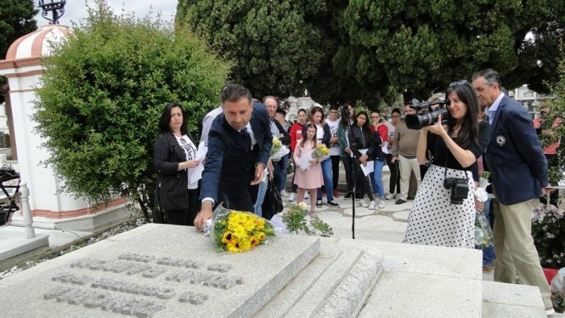Lectura de poemas y ofrenda floral en el 60 aniversario del fallecimiento de Juan Ramón Jiménez