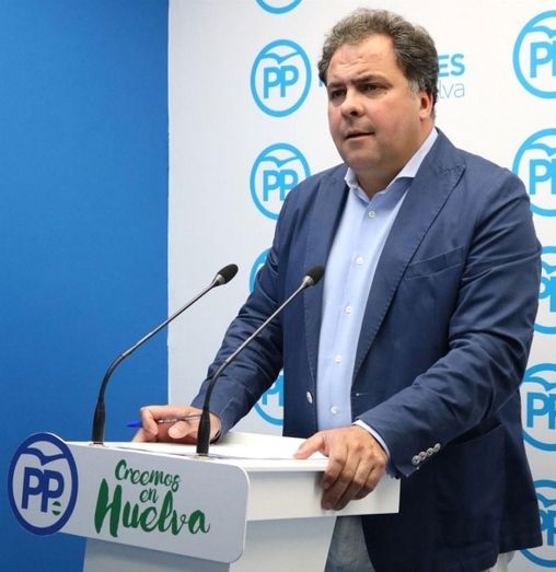 El PP recuerda al PSOE que la Junta 'ni facilita el aporte de arena ni pone dinero para las playas'