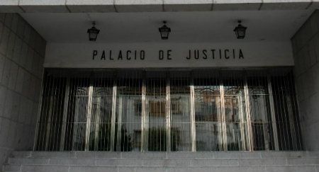 Juzgan el lunes a tres hombres por contactar con una menor de La Palma del Condado para que se prostituyera en un club de alterne de Orense