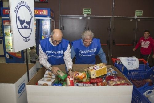 El Ayuntamiento facilita al Banco de Alimentos los informes sociales que permitirán asistir a 2.784 familias de la capital