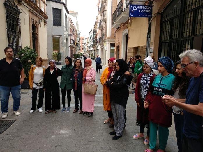 Presentan nuevas denuncias por posible abuso laboral y sexual a nueve temporeras inmigrantes en la campaña fresera