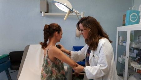El Juan Ramón Jiménez y el Infanta Elena tendrán la próxima semana consultas específicas para el diagnóstico precoz del cáncer de piel