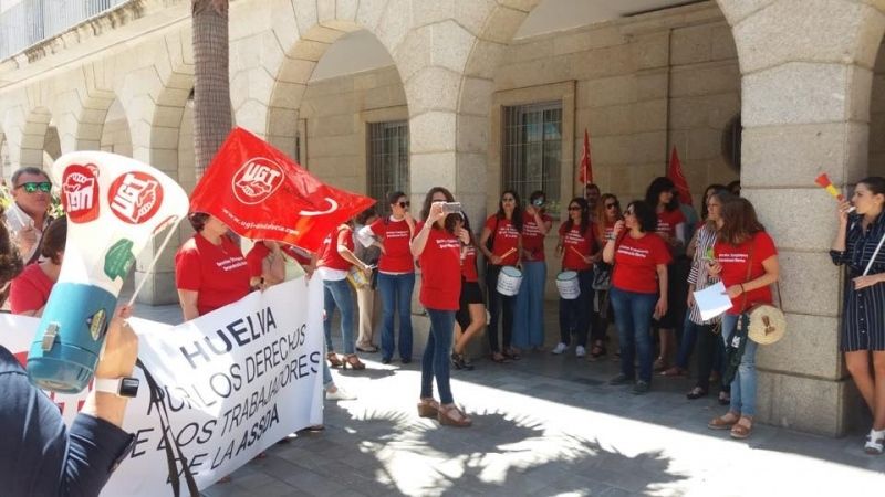 Trabajadores de la Agencia de la Dependencia reclaman “un convenio digno” a la Junta