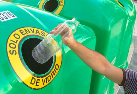 Cada onubense recicló el año pasado 8,3 kilos de vidrio, un 1,5% más que en 2016