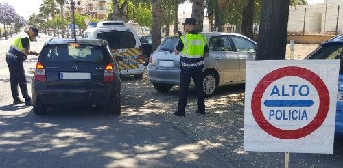 La Policía Local de La Palma denuncia a cuatro conductores por conducir bajo los efectos del alcohol