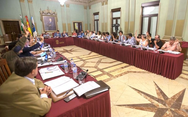 El Pleno impulsa la creación de un área de trabajo para garantizar los derechos del colectivo LGTBI